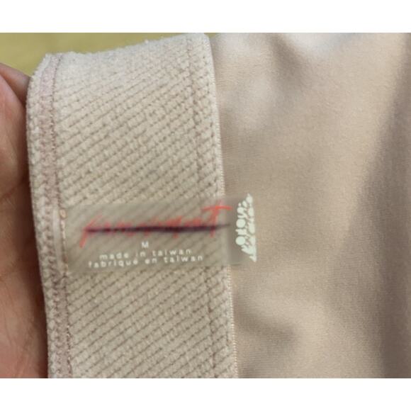 FP Movement It's an Illusion Crop Med Pink Zip Sports Bra Free People $78 - Picture 7 of 8